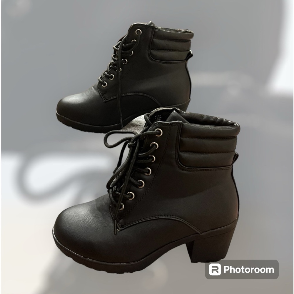 Kids black boots size 2